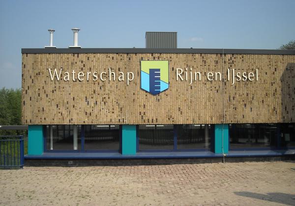 Gevelbelettering_Waterschap_Rijn_IJssel_2.jpg